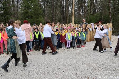 Z zasaditvijo dreves smo uradno odprli kolesarsko povezavo Kamnik–Godič (33)
